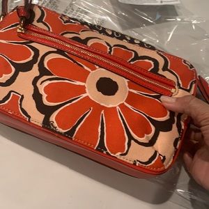 Coach Precious crossbody Orange Flowers 🌺!